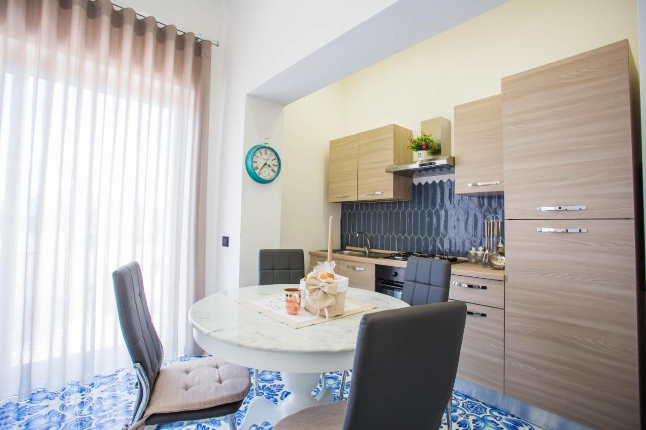 Palazzo De Gregorio Apartment Pompei サンタントーニオ・アバーテ エクステリア 写真